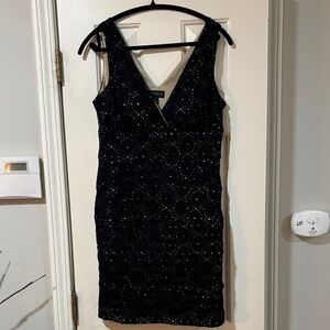 En Focus Studio Black and Tan Inlay V-Neck Dress with Bra